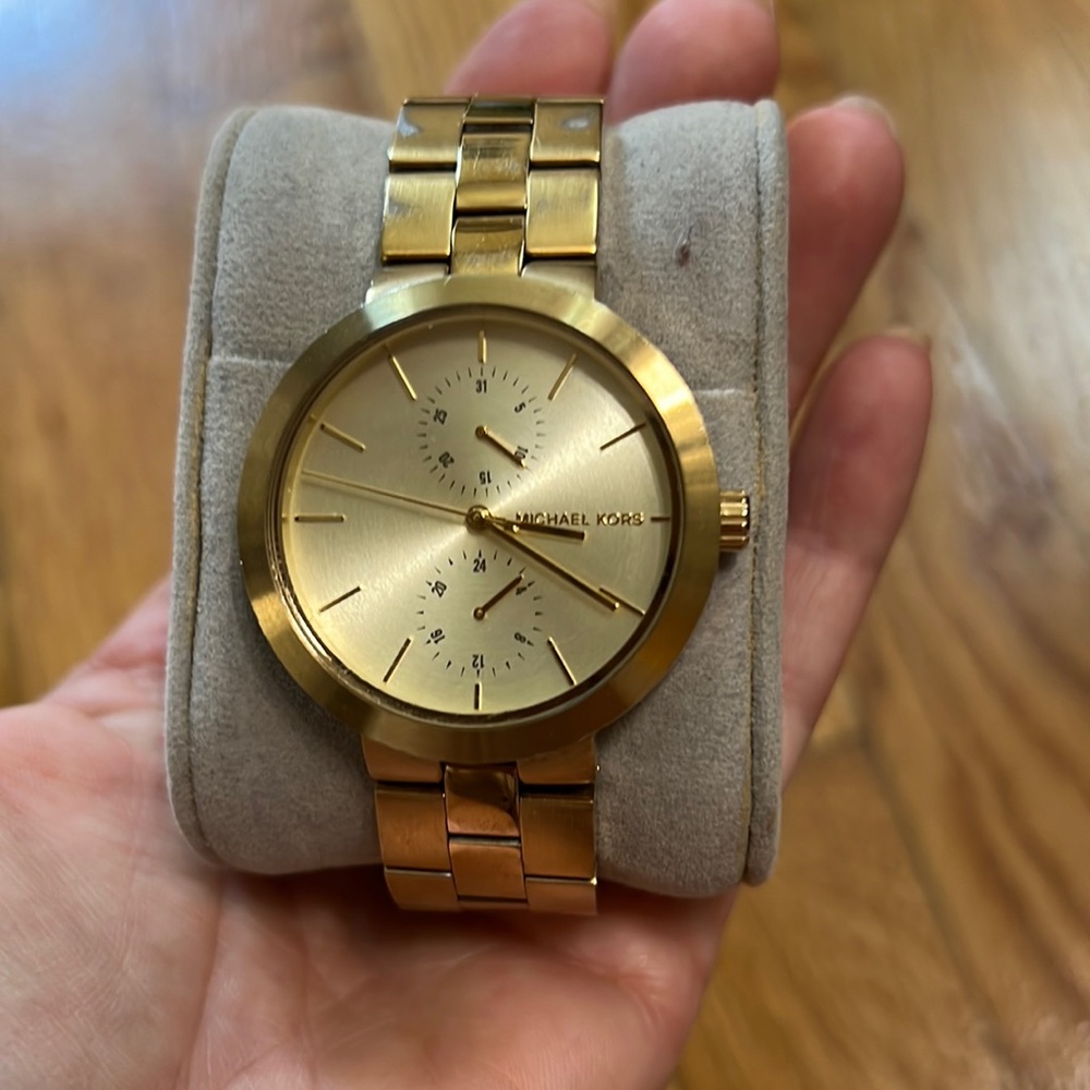 Gold Micheal Kors watch (needs battery)